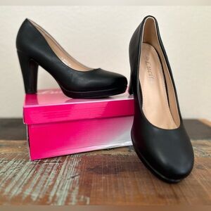 Women’s Lucita H. Betty-01 Black Pumps | Size 8